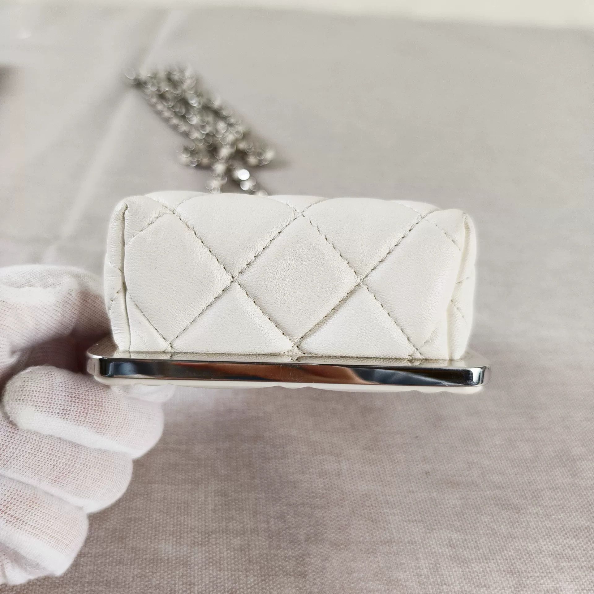 Chanel Pre-loved Bag Very good condition Size ONE SIZE - 6 Thumbnail