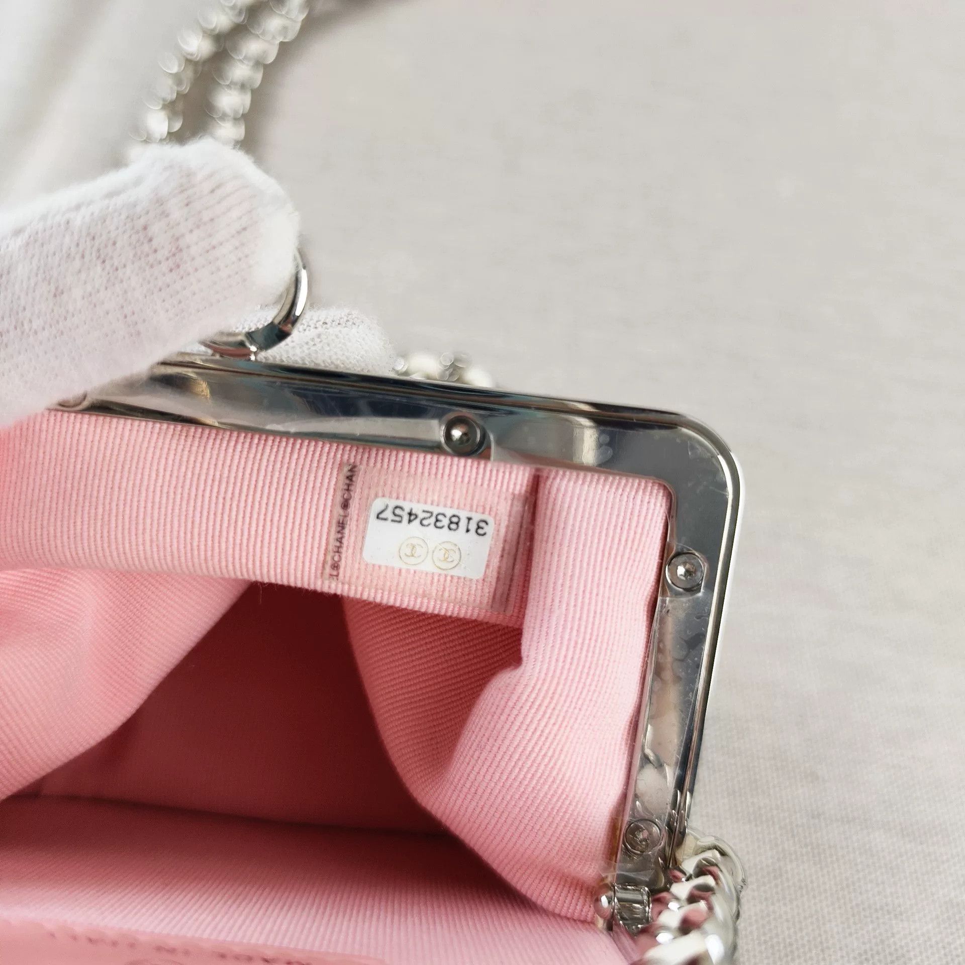 Chanel Pre-loved Bag Very good condition Size ONE SIZE - 7 Thumbnail