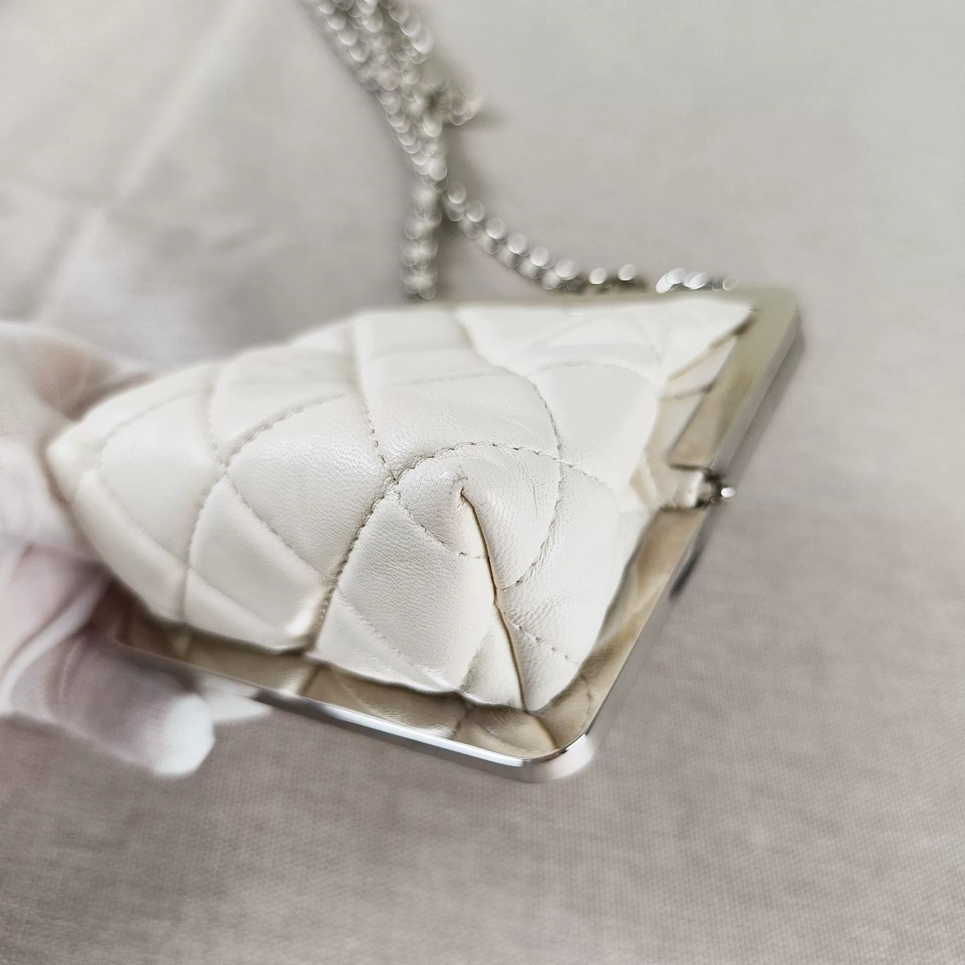 Chanel Pre-loved Bag Very good condition Size ONE SIZE - 4 Thumbnail