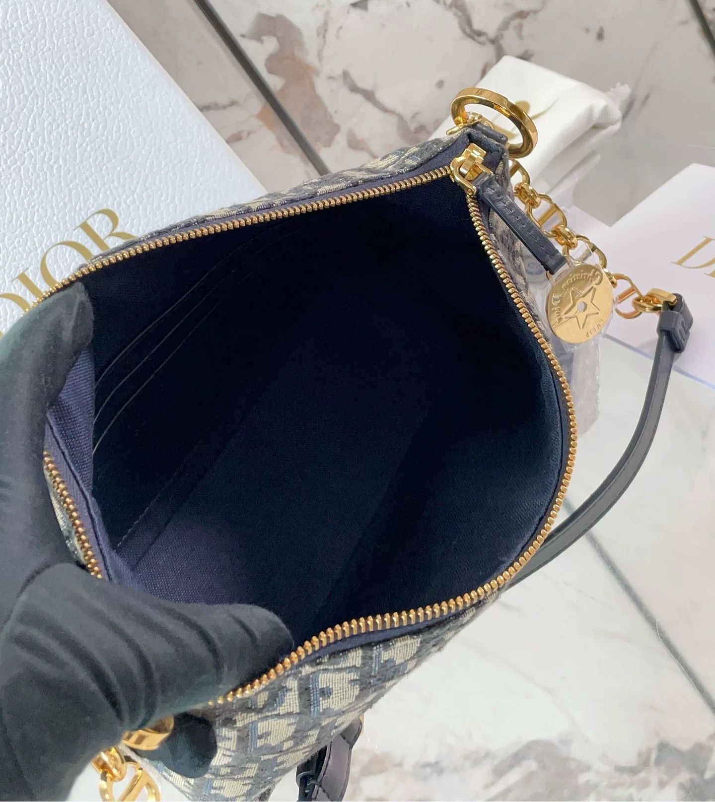 Dior Pre-loved Bag Very good condition Size ONE SIZE - 9 Thumbnail