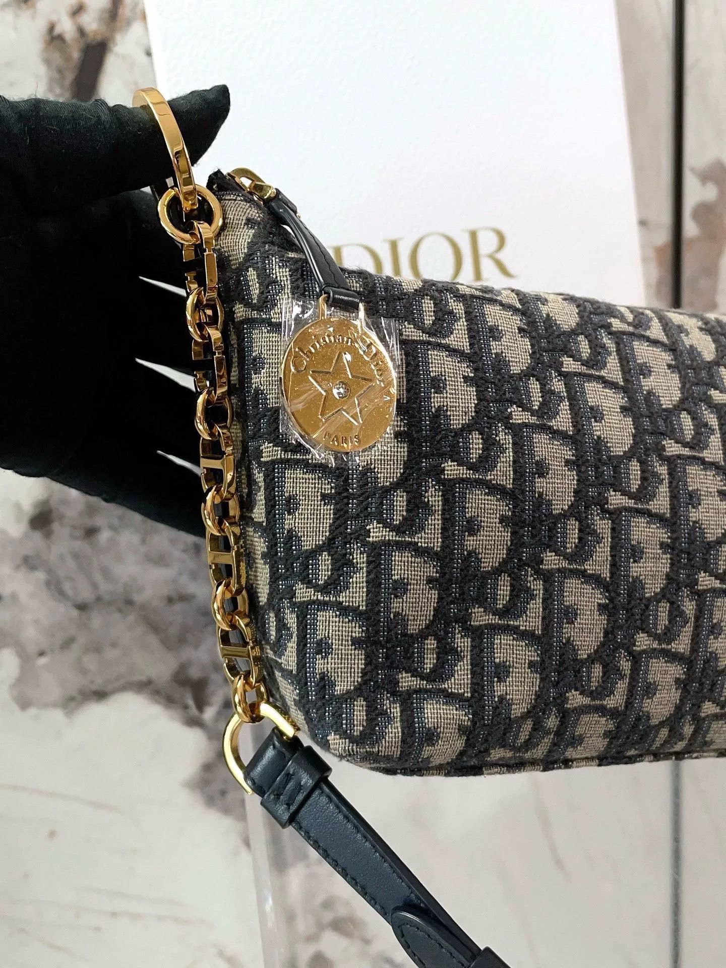 Dior Pre-loved Bag Very good condition Size ONE SIZE - 7 Thumbnail