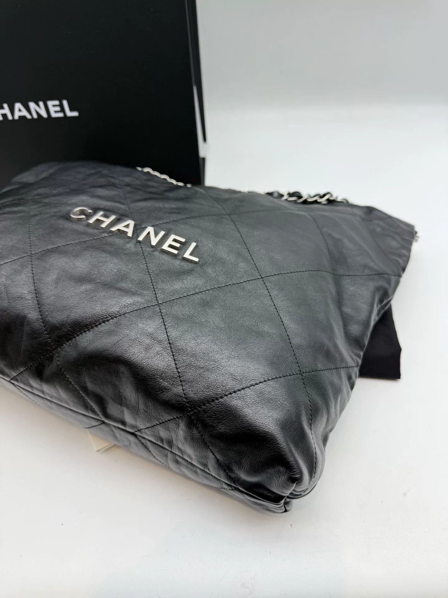 Chanel Pre-loved Bag Very good condition Size ONE SIZE - 4 Thumbnail