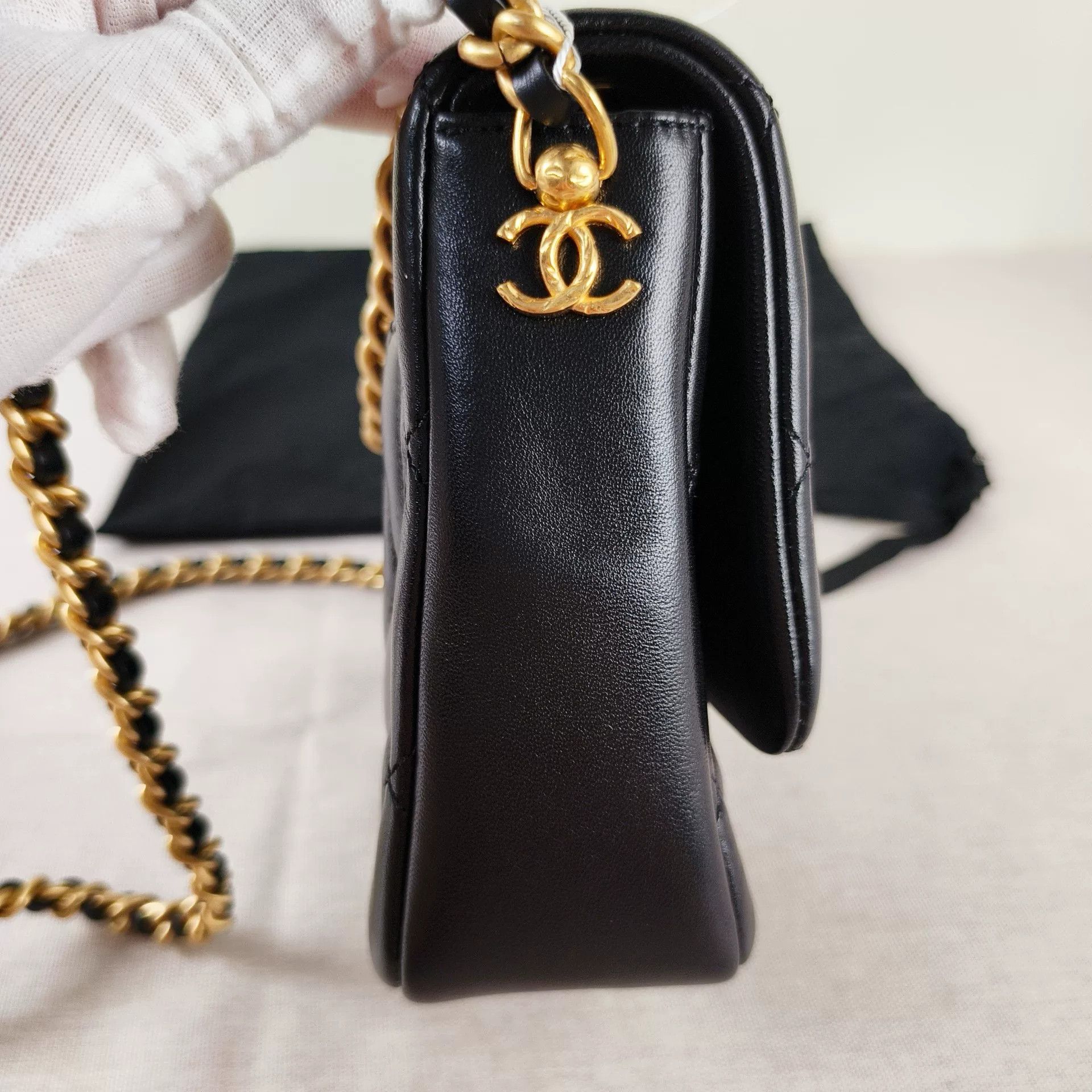 Chanel Pre-loved Bag Very good condition Size ONE SIZE - 5 Thumbnail