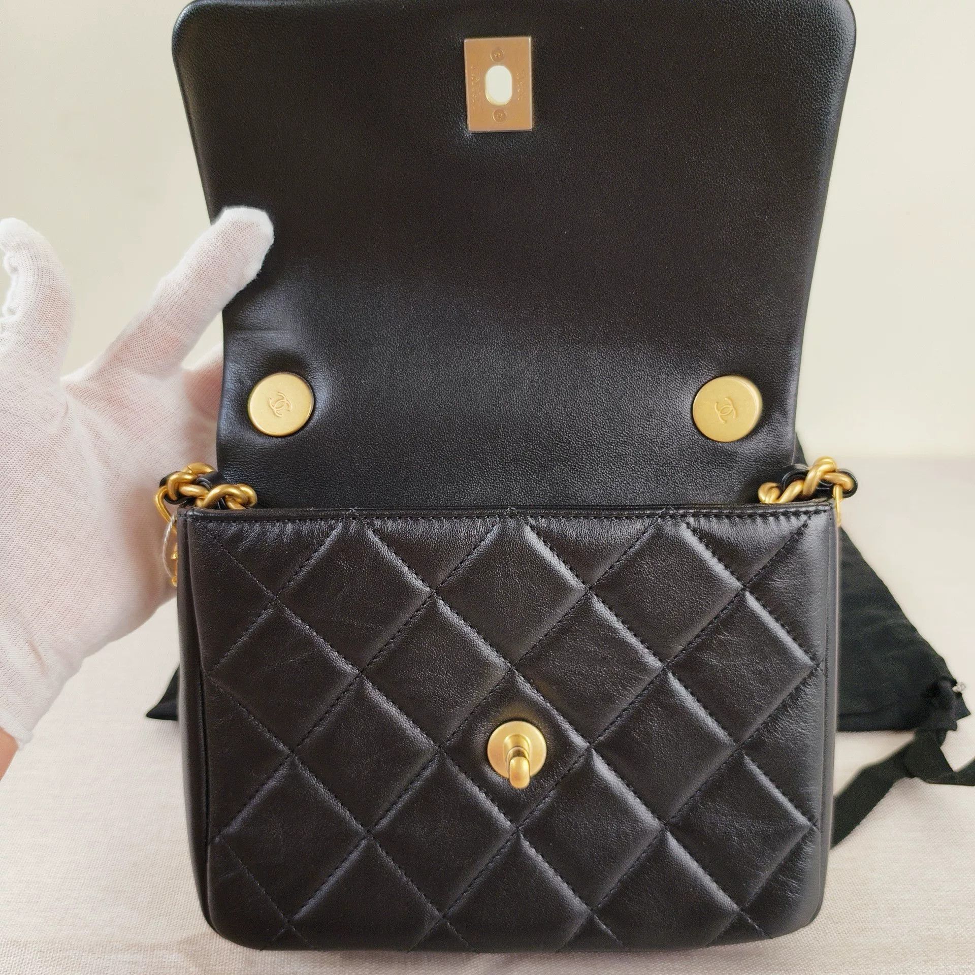 Chanel Pre-loved Bag Very good condition Size ONE SIZE - 6 Thumbnail
