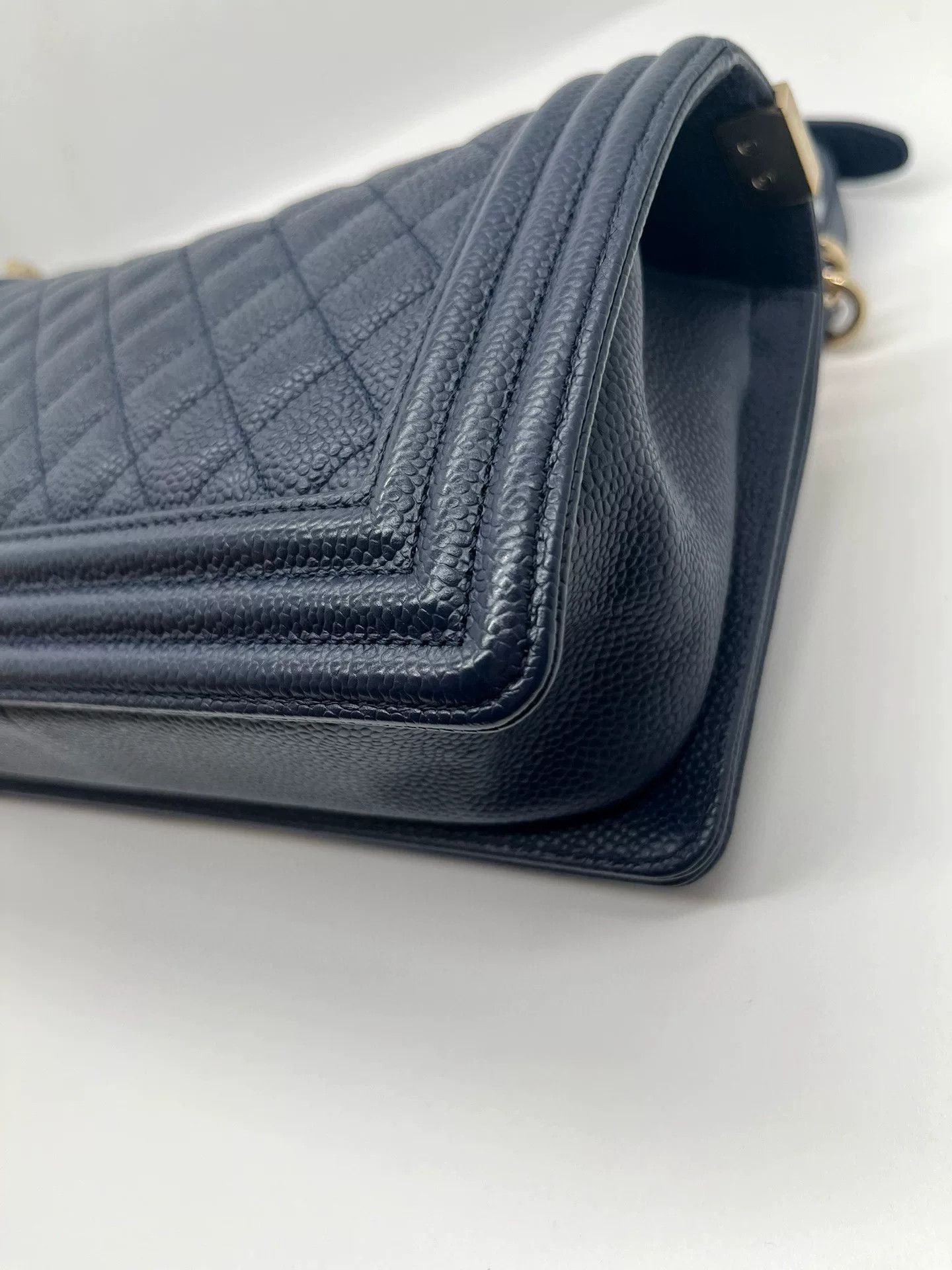 Chanel Pre-loved Bag Very good condition Size ONE SIZE - 7 Thumbnail
