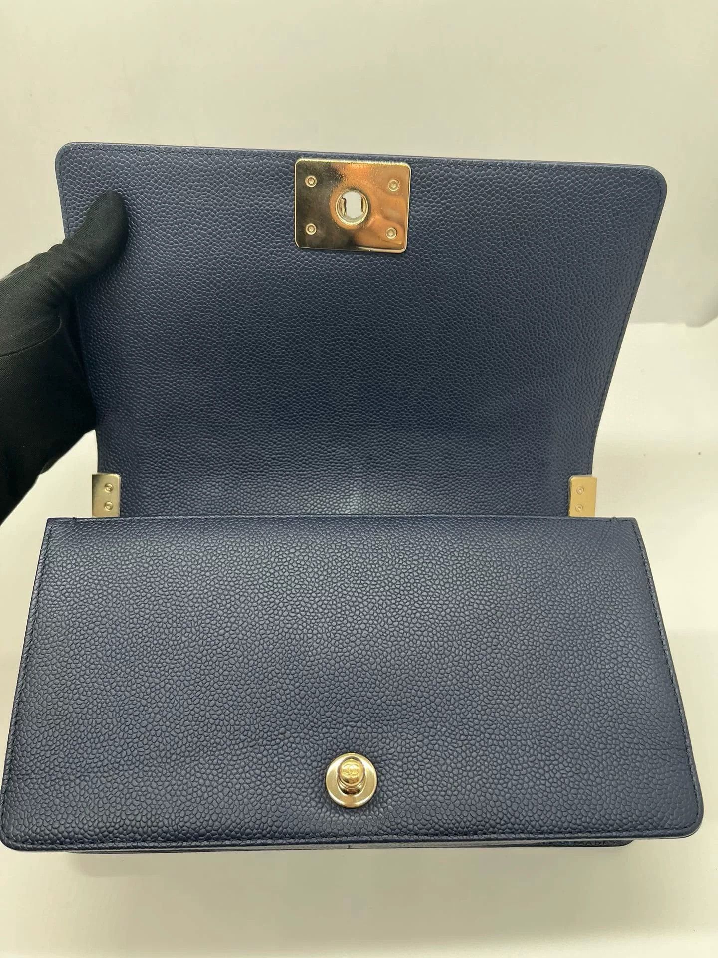 Chanel Pre-loved Bag Very good condition Size ONE SIZE - 8 Thumbnail