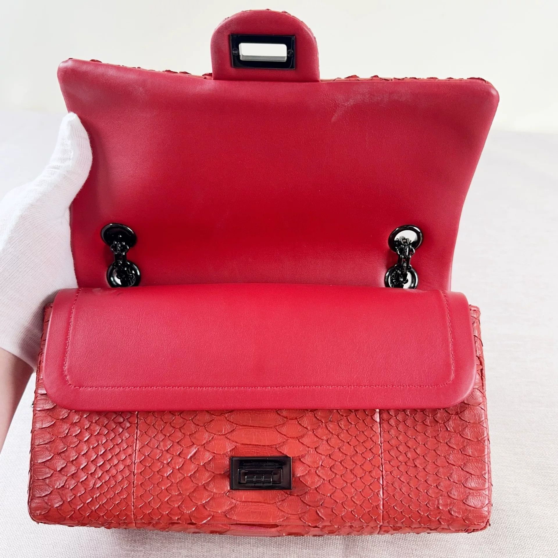 Chanel Pre-loved Bag Very good condition Size ONE SIZE - 2 Thumbnail