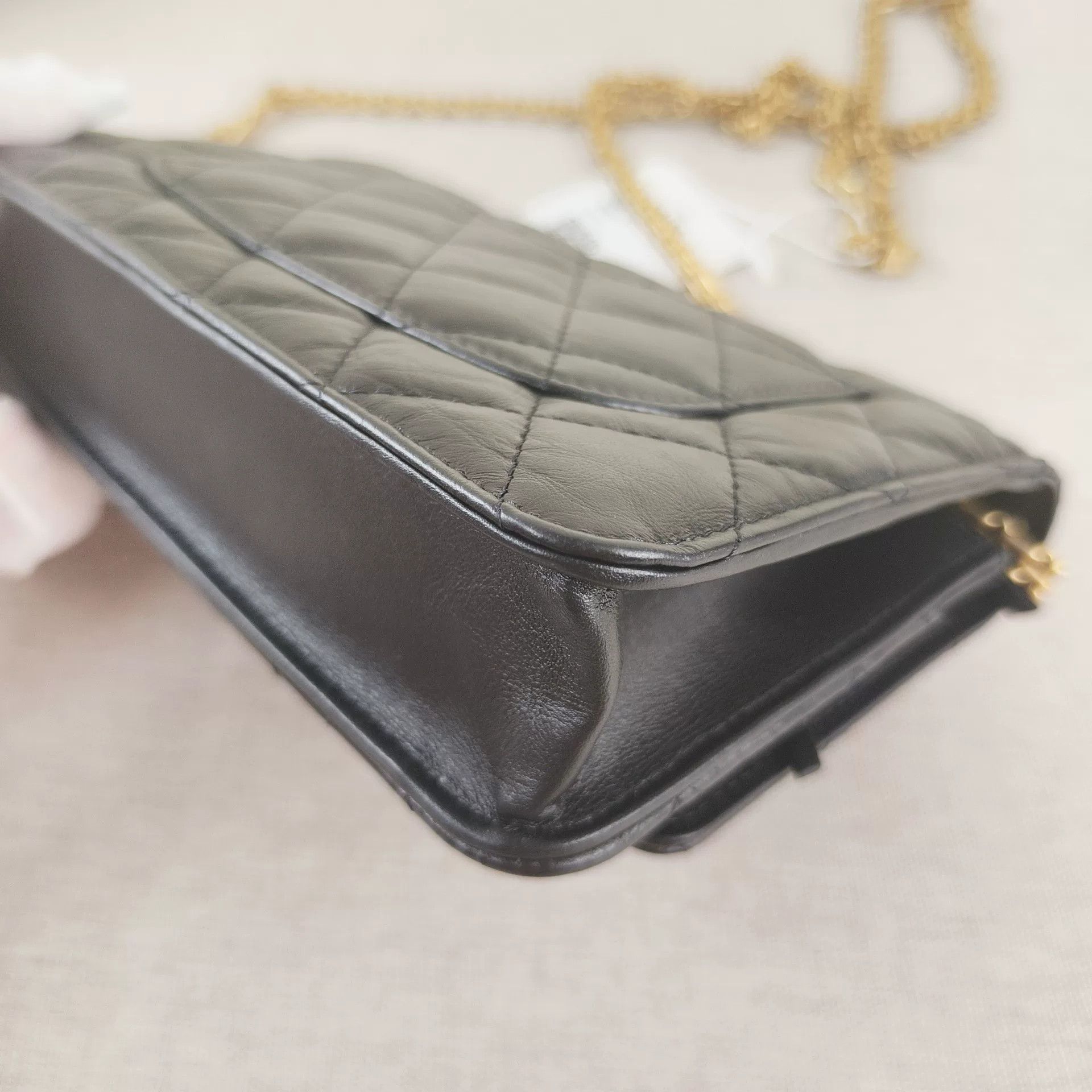 Chanel Pre-loved Bag Very good condition Size ONE SIZE - 3 Thumbnail