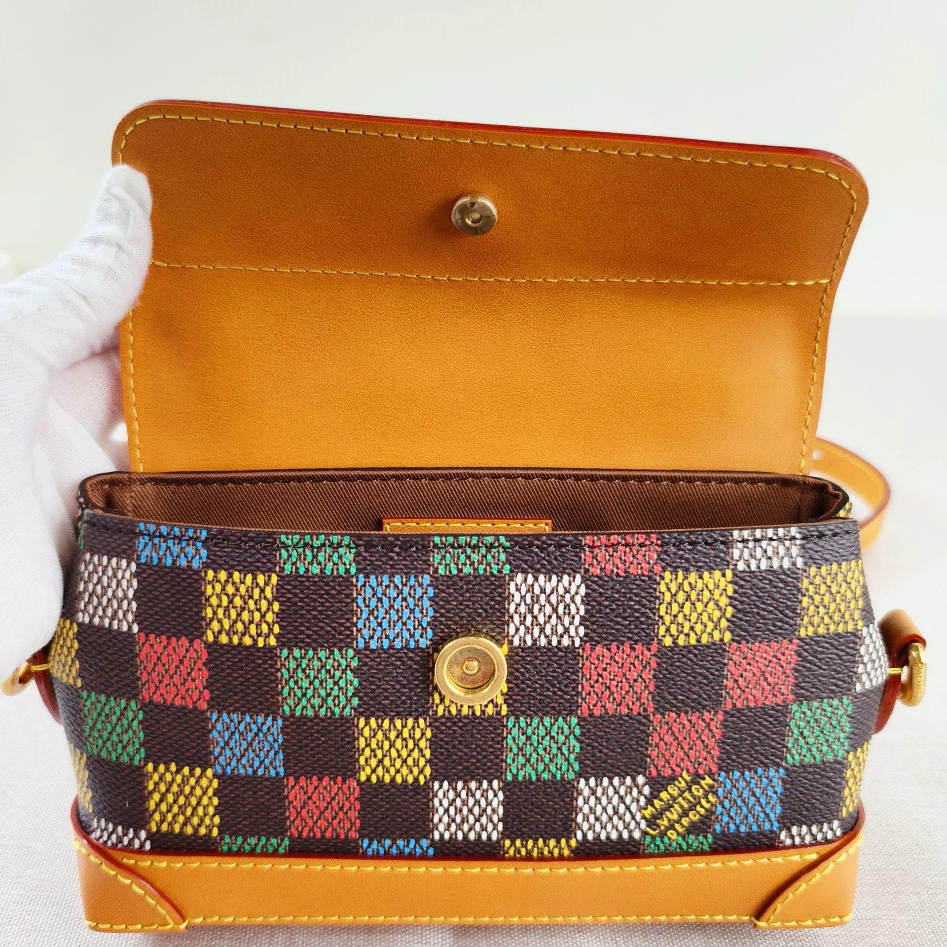 Louis Vuitton Pre-loved Bag Brand new condition Size ONE SIZE - 7 Thumbnail
