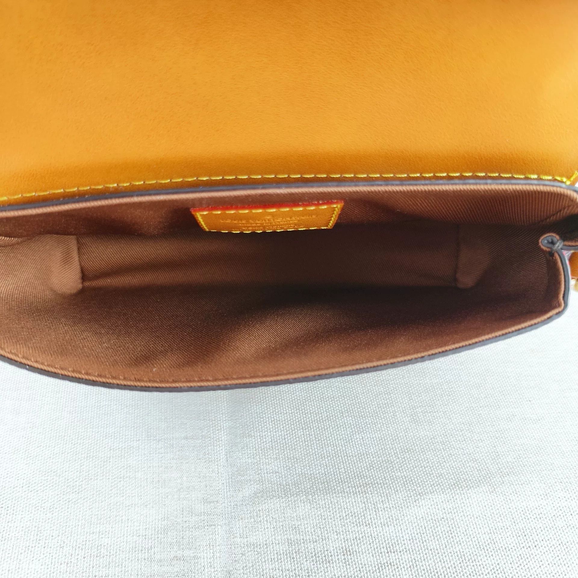 Louis Vuitton Pre-loved Bag Brand new condition Size ONE SIZE - 6 Thumbnail