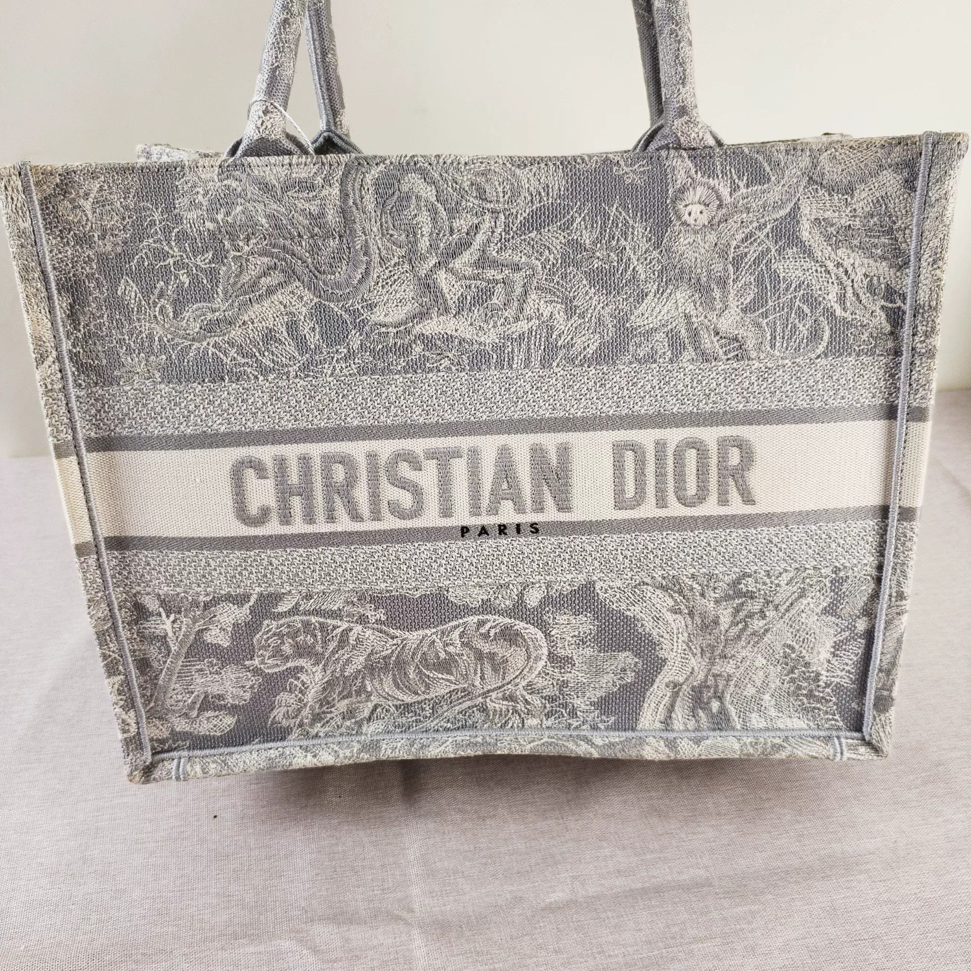 Dior Pre-loved Bag Very good condition Size ONE SIZE - 9 Thumbnail