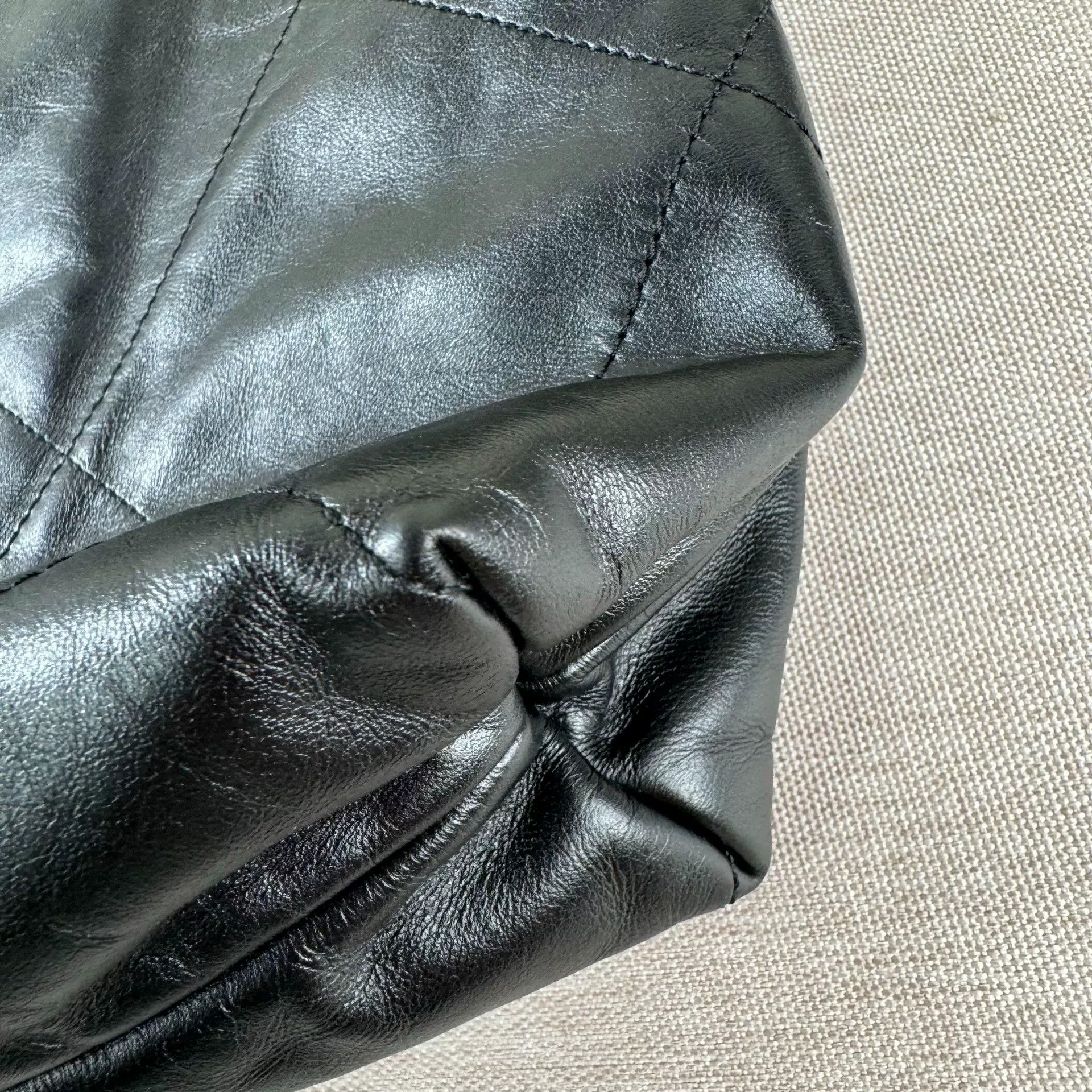 Chanel Pre-loved Bag Very good condition Size ONE SIZE - 4 Thumbnail
