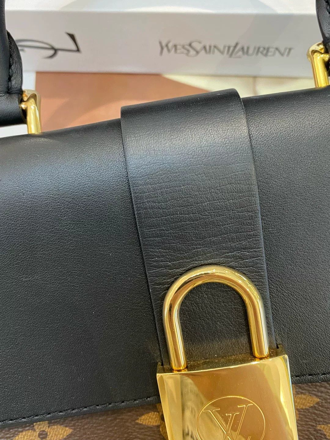 Louis Vuitton Pre-loved Bag Very good condition Size ONE SIZE - 3 Thumbnail