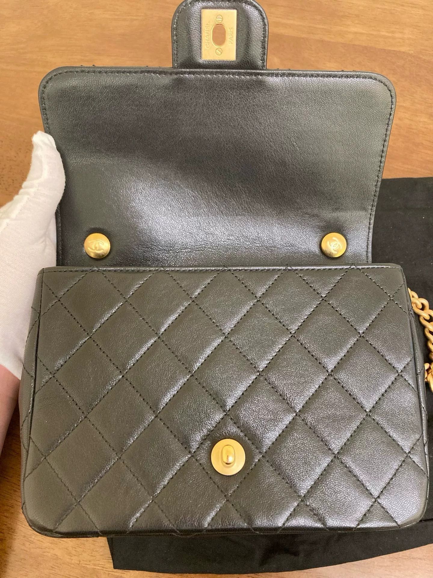 Chanel Pre-loved Bag Very good condition Size ONE SIZE - 6 Thumbnail