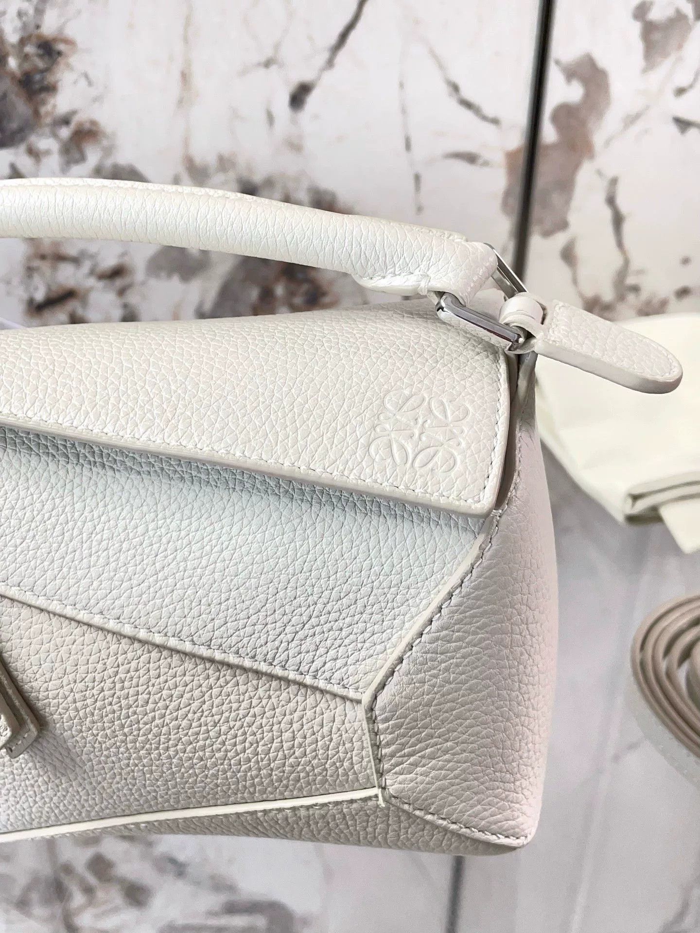 Loewe Pre-loved Bag Very good condition Size ONE SIZE - 7 Thumbnail