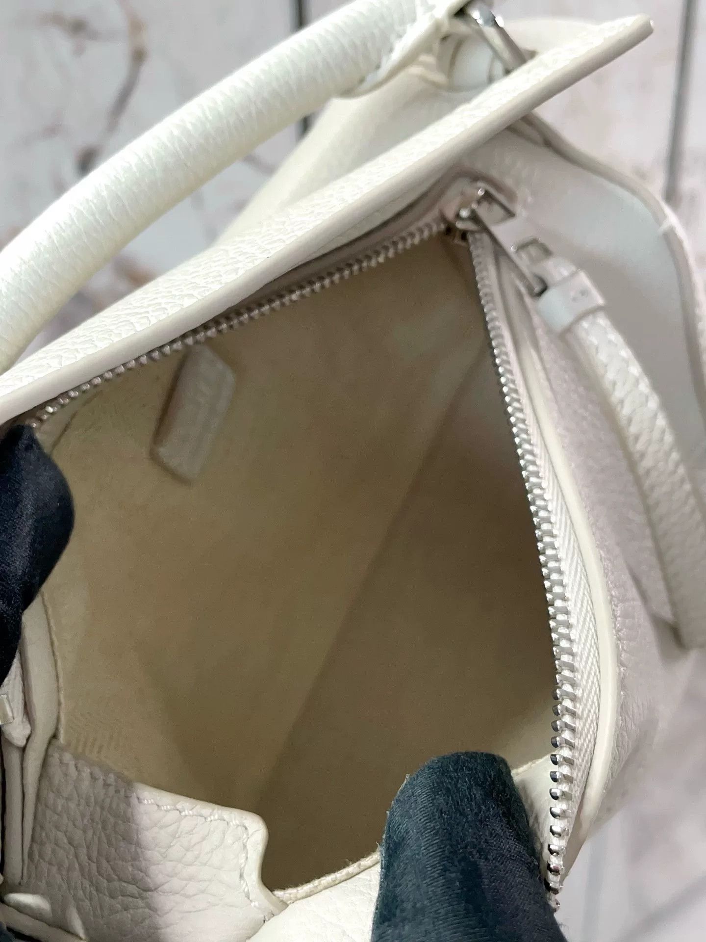 Loewe Pre-loved Bag Very good condition Size ONE SIZE - 9 Thumbnail