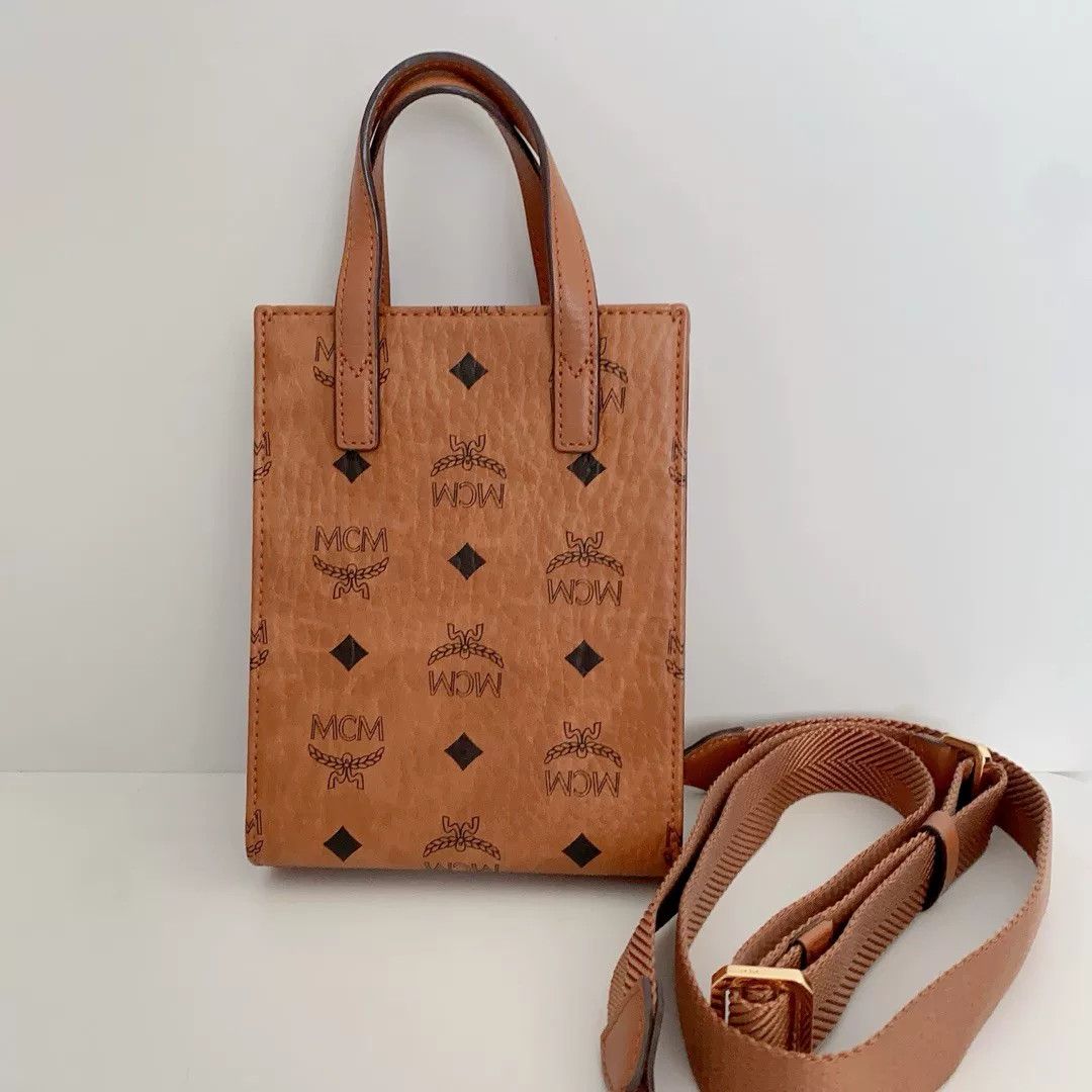 MCM Pre-loved Bag Very good condition Size ONE SIZE - 3 Thumbnail