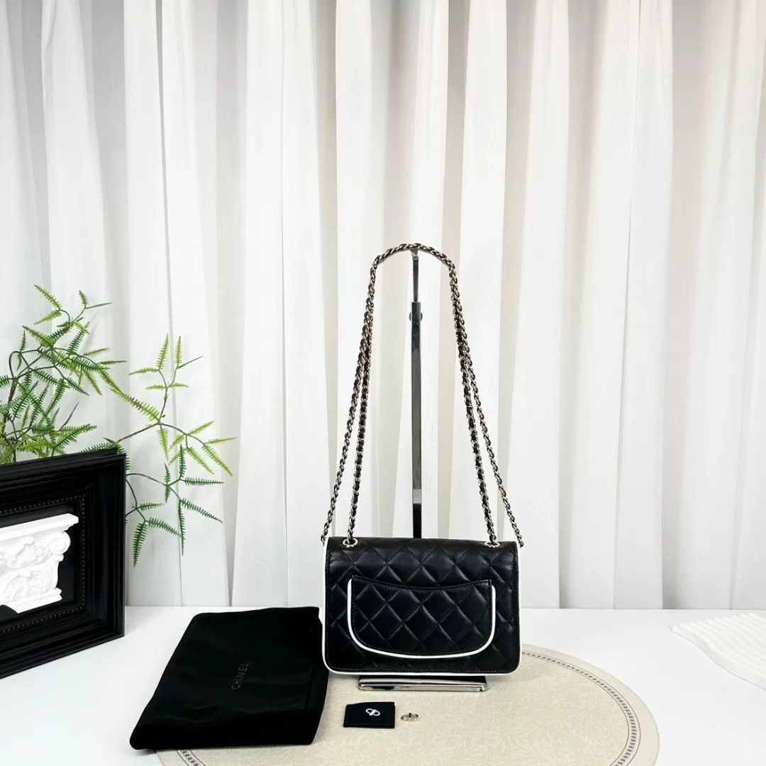 Chanel Pre-loved Bag Very good condition Size ONE SIZE - 2 Thumbnail