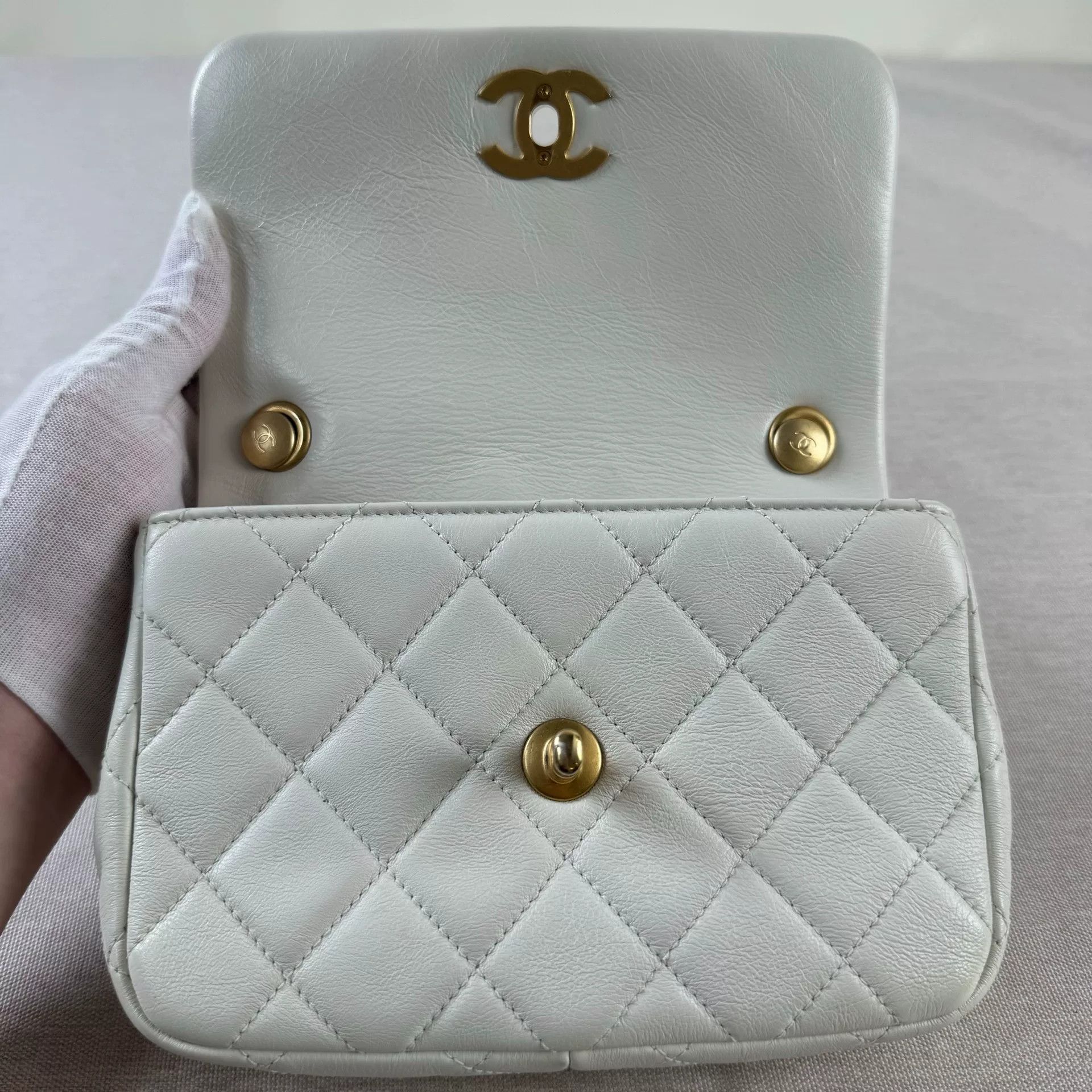 Chanel Pre-loved Bag Very good condition Size ONE SIZE - 5 Thumbnail