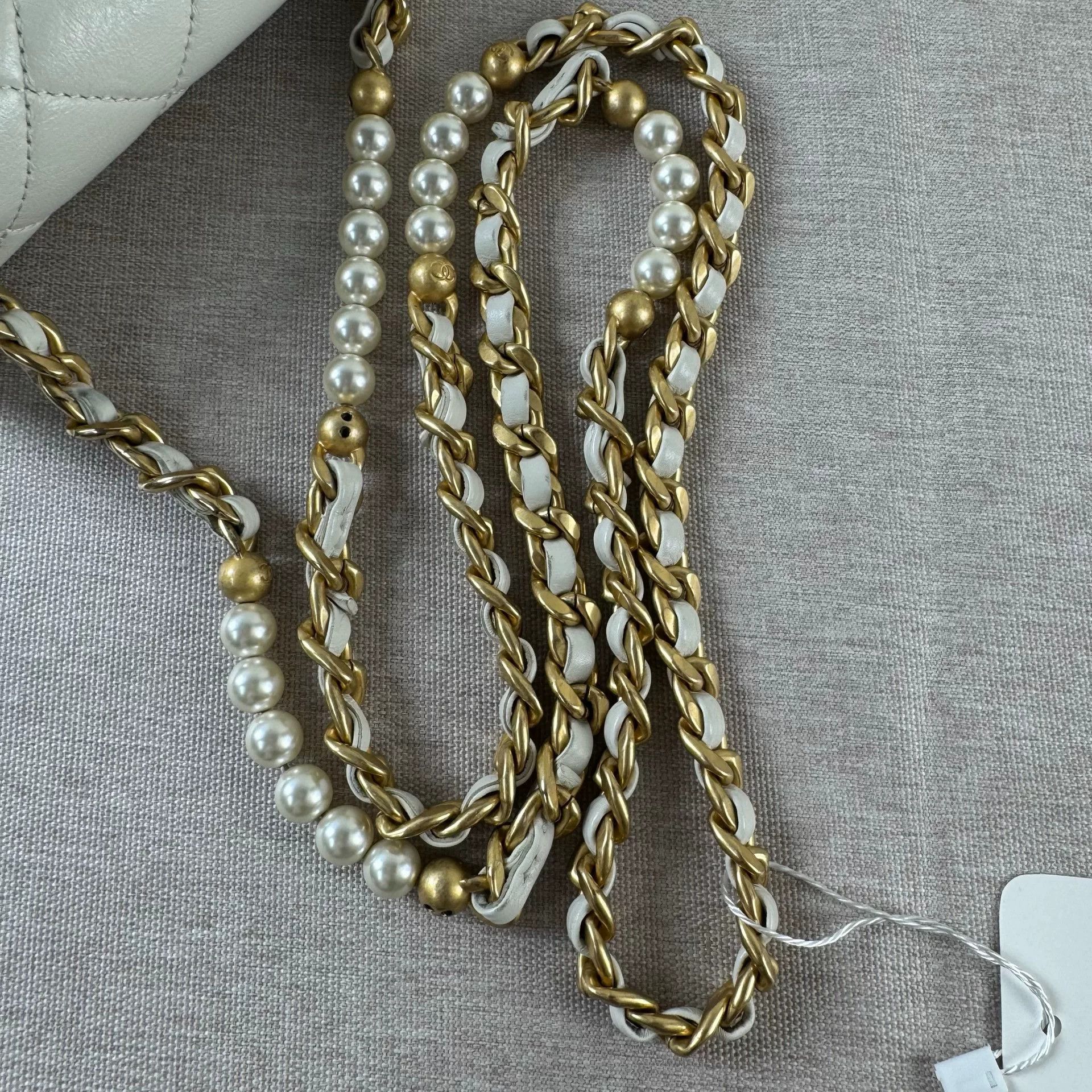 Chanel Pre-loved Bag Very good condition Size ONE SIZE - 9 Thumbnail
