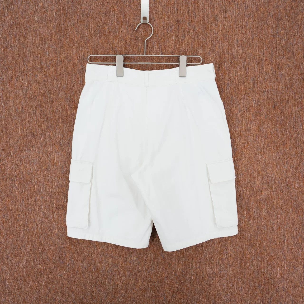 Louis Vuitton Louis Vuitton White Pocket Denim Shorts Size US 27 - 2 Thumbnail
