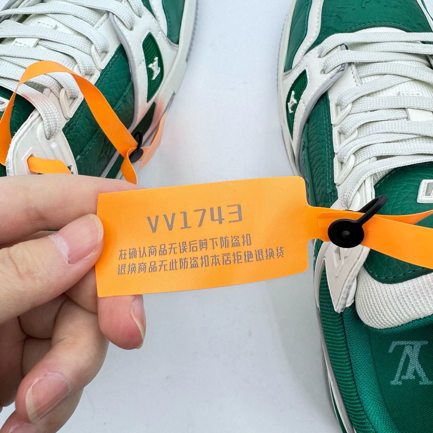 Louis Vuitton LV Peacock Green Trainer Size 42 Size US 9 / EU 42 - 8 Thumbnail
