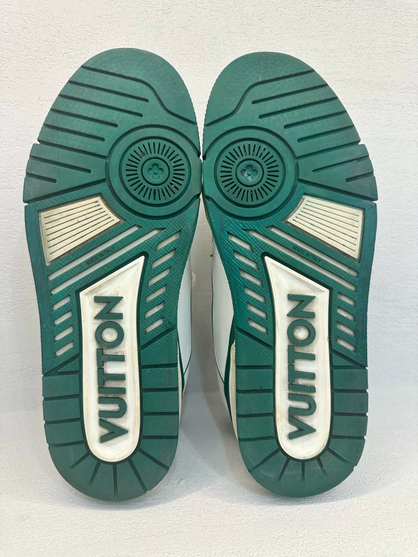 Louis Vuitton Louis Vuitton White Green Trainer Size US 8 / EU 41 - 7 Thumbnail