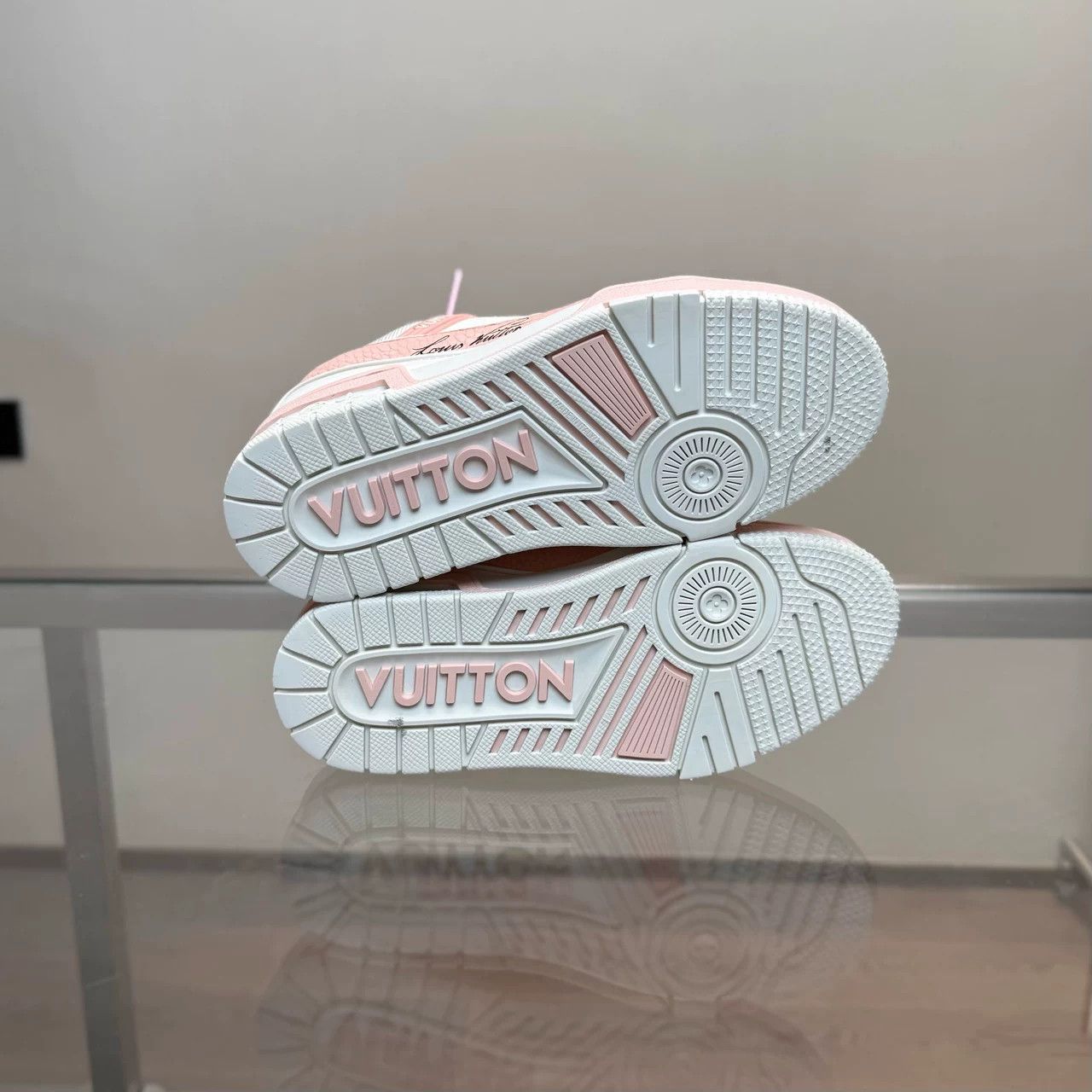 Louis Vuitton Louis Vuitton LV Trainer Pink White Size US 4.5 / IT 34.5 - 7 Thumbnail