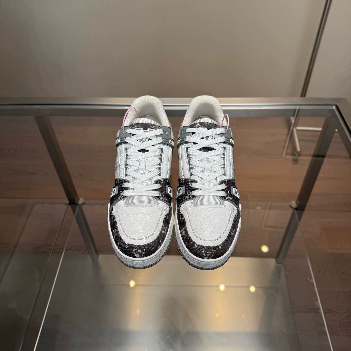 Louis Vuitton Louis Vuitton LV Trainer Sneakers Size US 10.5 / EU 43-44 - 2 Thumbnail