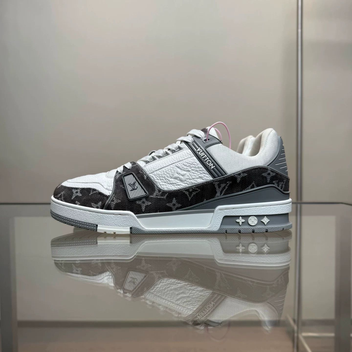 Louis Vuitton Louis Vuitton LV Trainer Sneakers Size US 10.5 / EU 43-44 - 3 Thumbnail