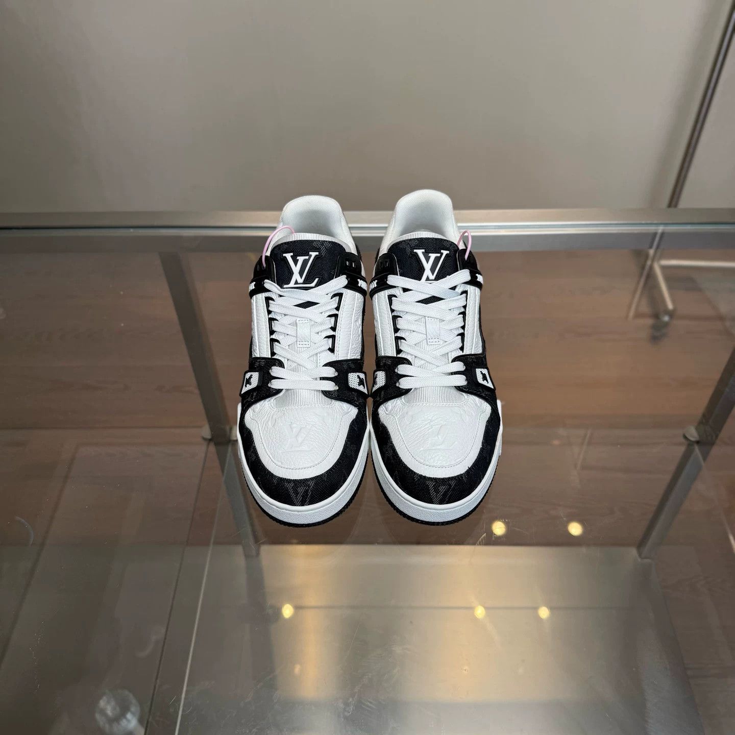 Louis Vuitton Louis Vuitton LV Trainer Sneakers Size US 9 / EU 42 - 2 Thumbnail