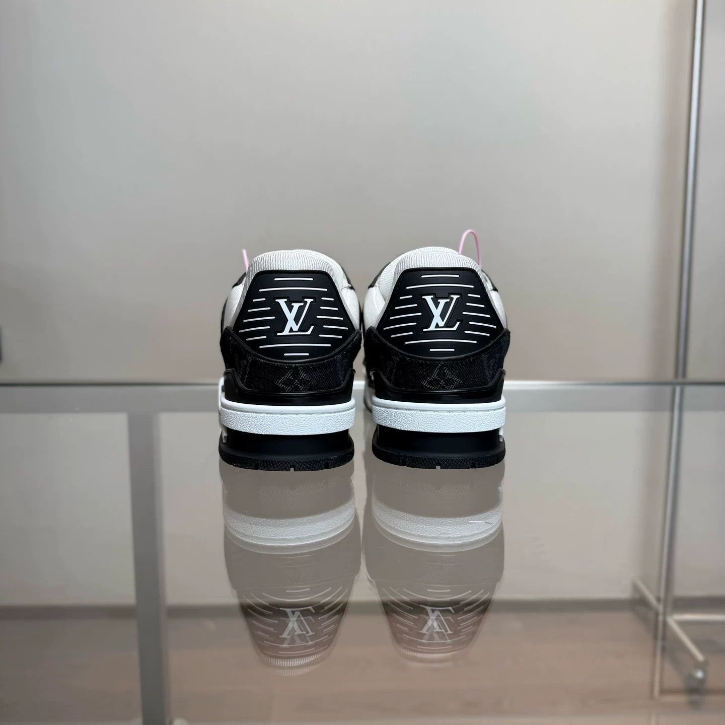 Louis Vuitton Louis Vuitton LV Trainer Sneakers Size US 9 / EU 42 - 4 Thumbnail
