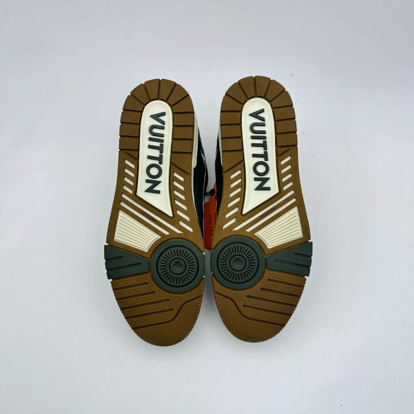 Louis Vuitton Louis Vuitton Graffiti Trainer Sneakers Size US 8 / EU 41 - 6 Thumbnail