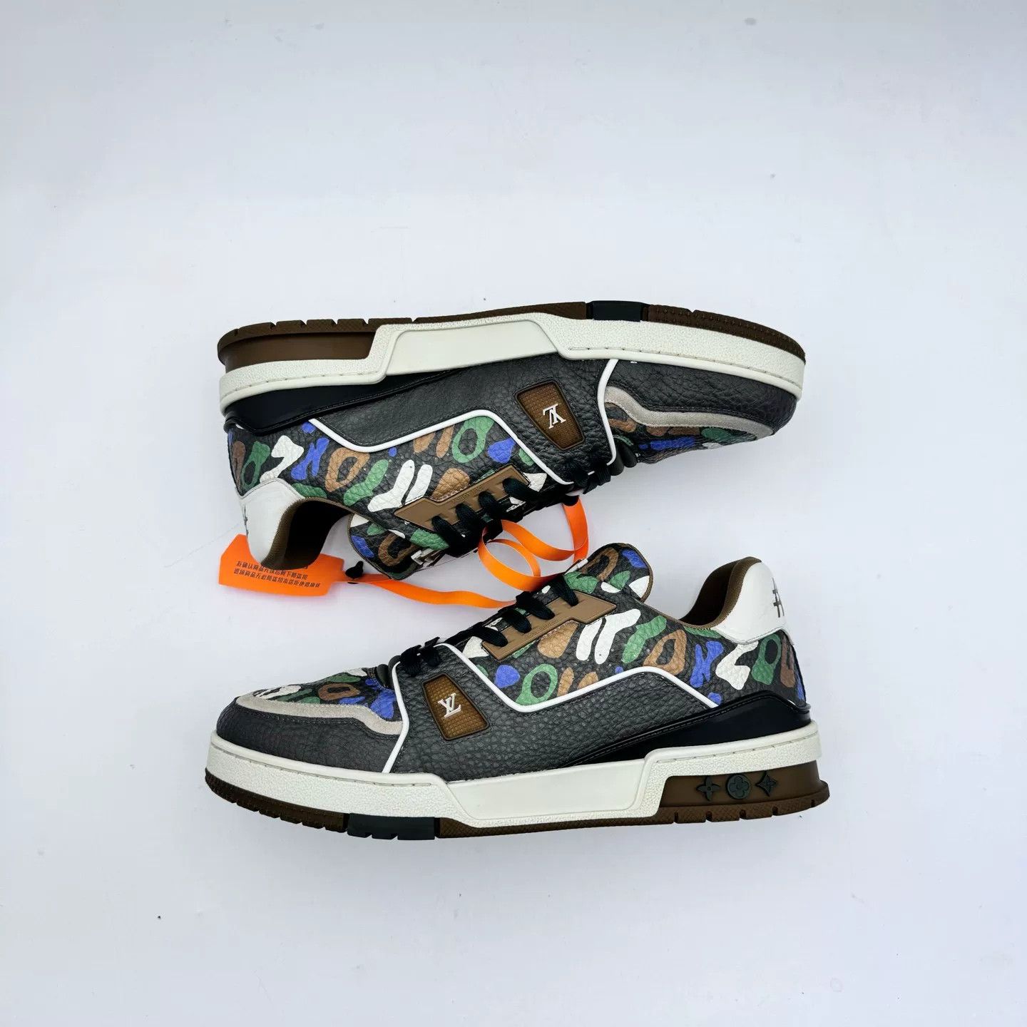 Louis Vuitton Louis Vuitton Graffiti Trainer Sneakers Size US 8 / EU 41 - 3 Thumbnail