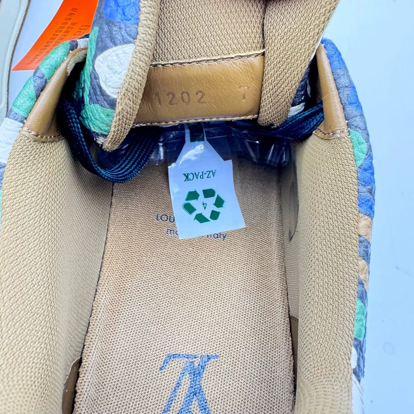 Louis Vuitton Louis Vuitton Graffiti Trainer Sneakers Size US 8 / EU 41 - 7 Thumbnail