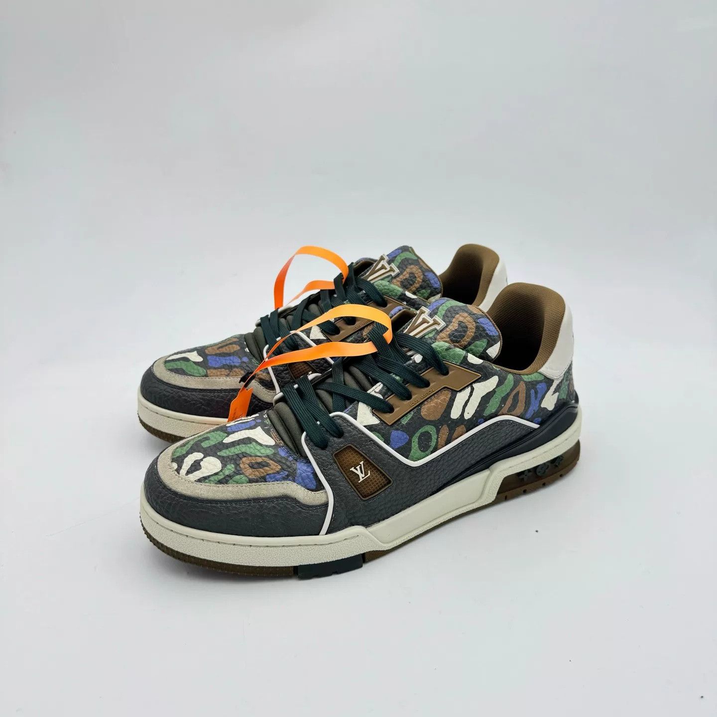 Louis Vuitton Louis Vuitton Graffiti Trainer Sneakers Size US 8 / EU 41 - 2 Thumbnail
