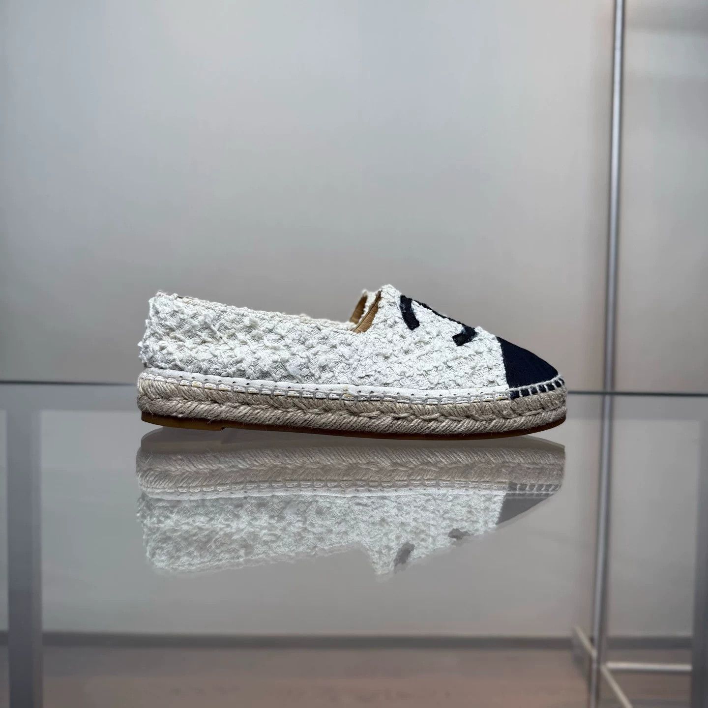 Chanel Chanel Black White Fisherman Shoes Size US 8 / IT 38 - 2 Thumbnail