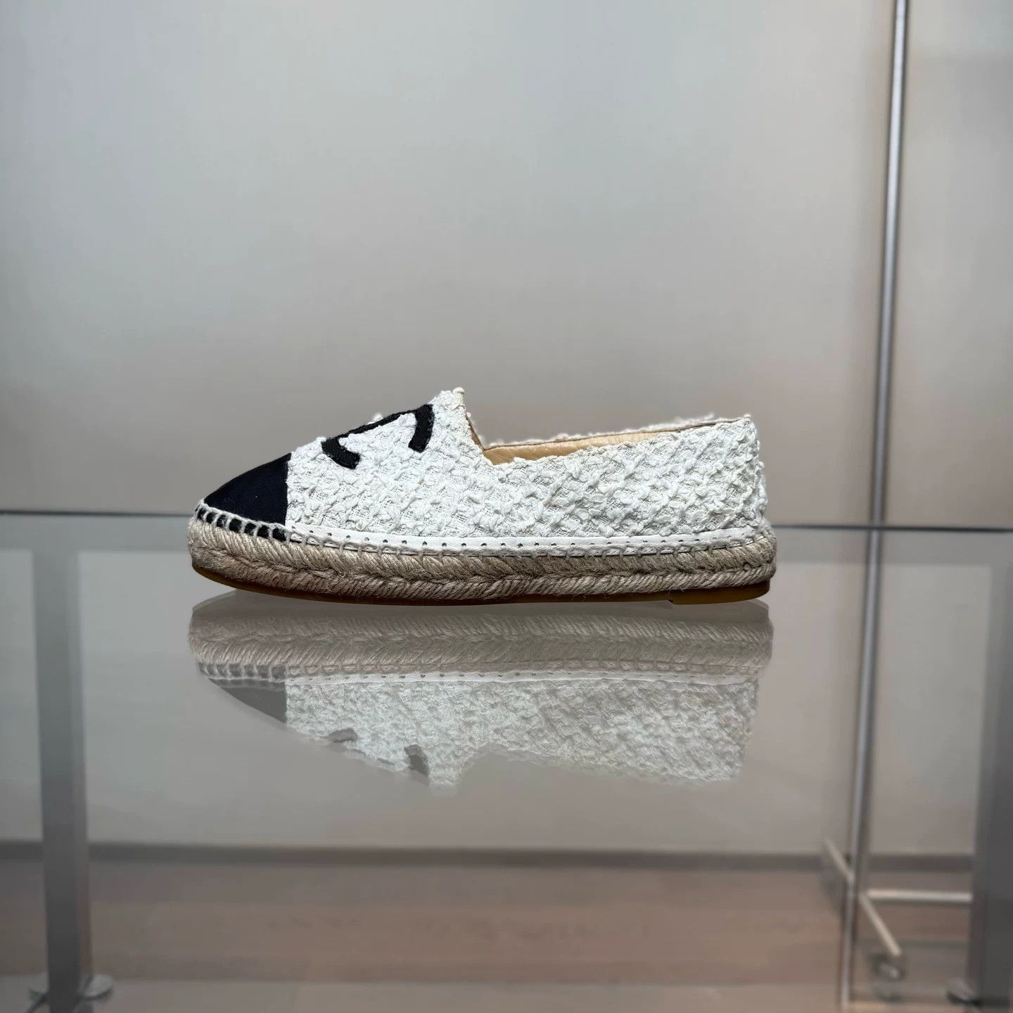 Chanel Chanel Black White Fisherman Shoes Size US 8 / IT 38 - 3 Thumbnail