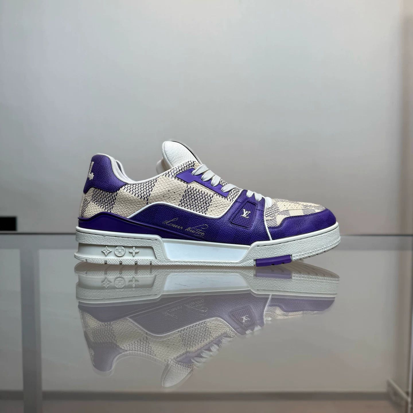 Louis Vuitton Louis Vuitton LV Trainer White Purple Checkerboard Size US 9.5 / EU 42-43 - 4 Thumbnail