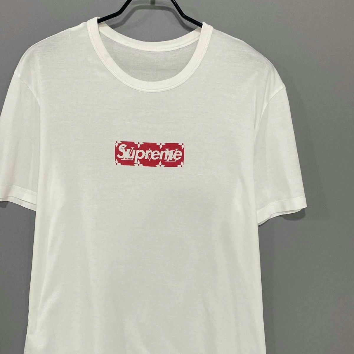 Supreme White Hooded Supreme Louis Vuitton Short-Sleeve Size US M / EU 48-50 / 2 - 2 Thumbnail