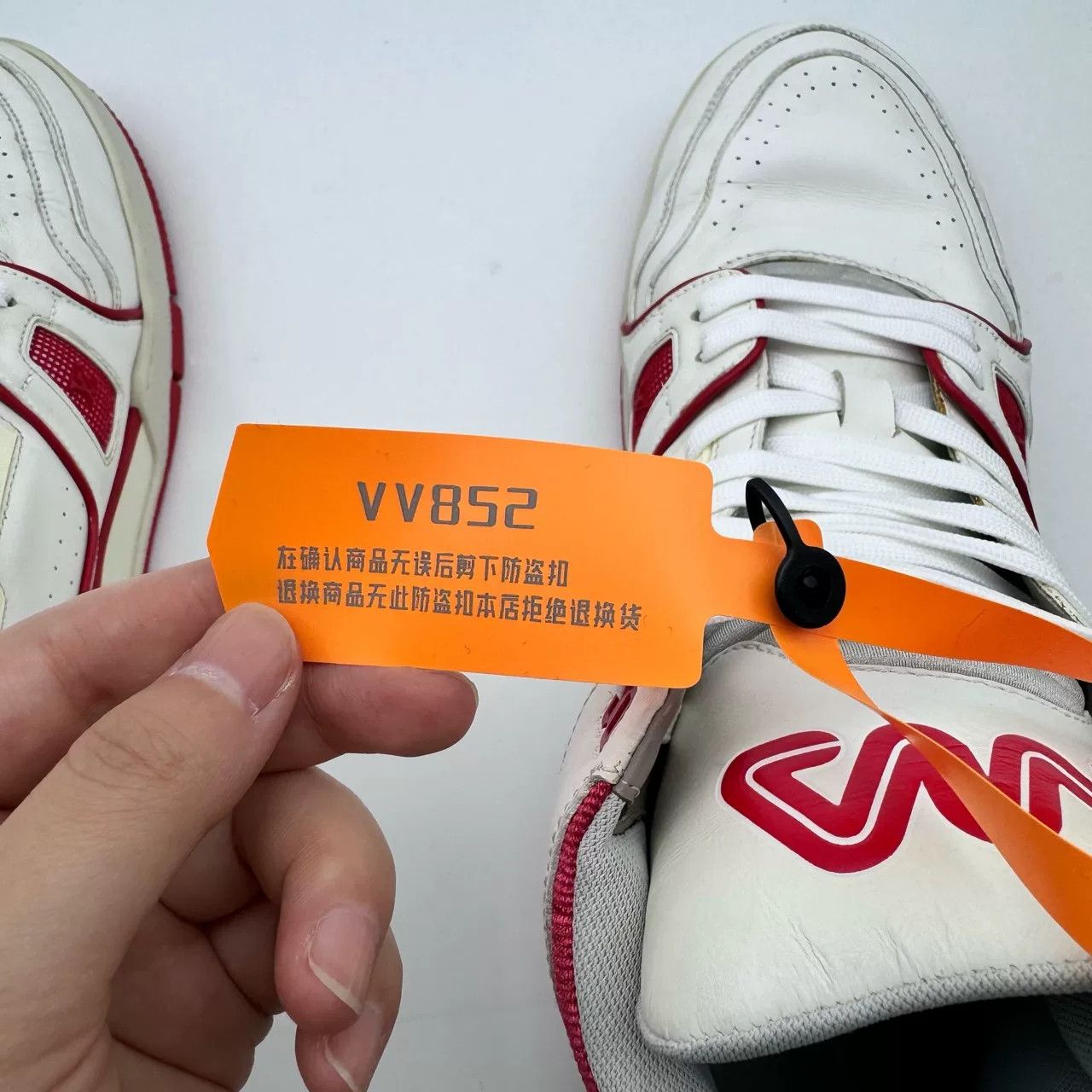 Louis Vuitton LV White Red High-Top Trainer Sneakers Size US 9 / EU 42 - 6 Thumbnail
