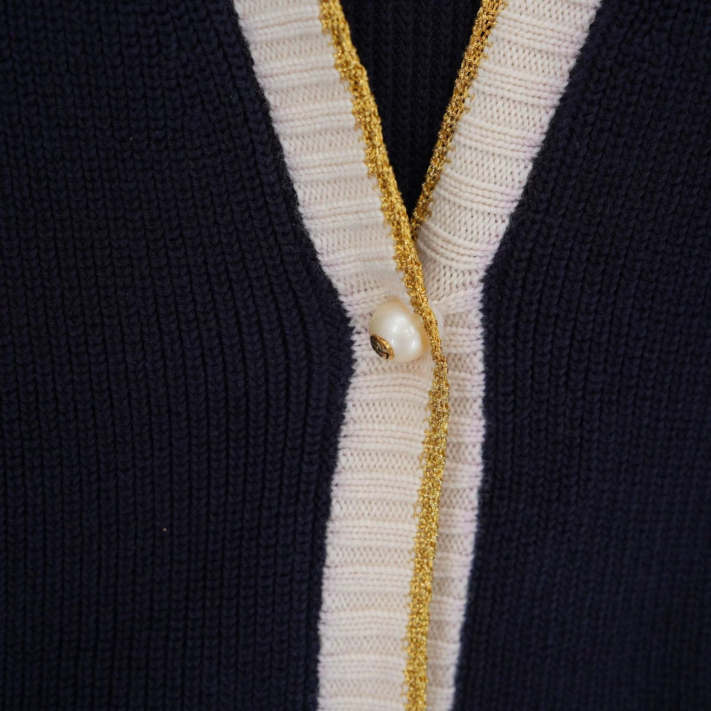 Gucci Gucci Navy Gold Thread Pearl Button Cardigan Size S / US 4 / IT 40 - 3 Thumbnail