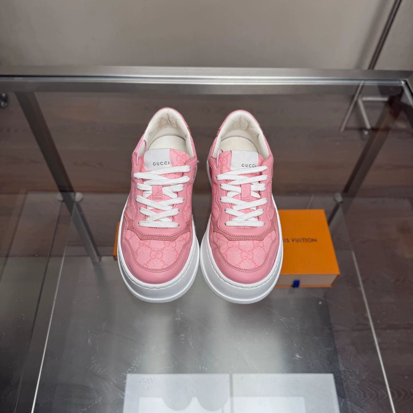 Gucci Gucci Pink GG Biscuit Sneakers Size US 5 / IT 35 - 6 Thumbnail