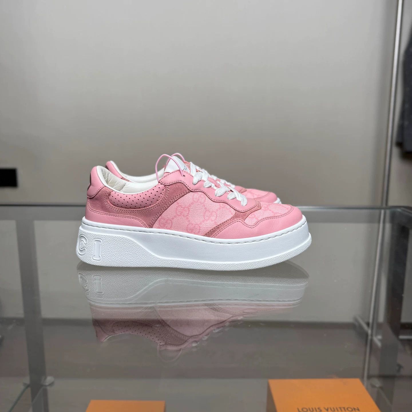 Gucci Gucci Pink GG Biscuit Sneakers Size US 5 / IT 35 - 2 Thumbnail