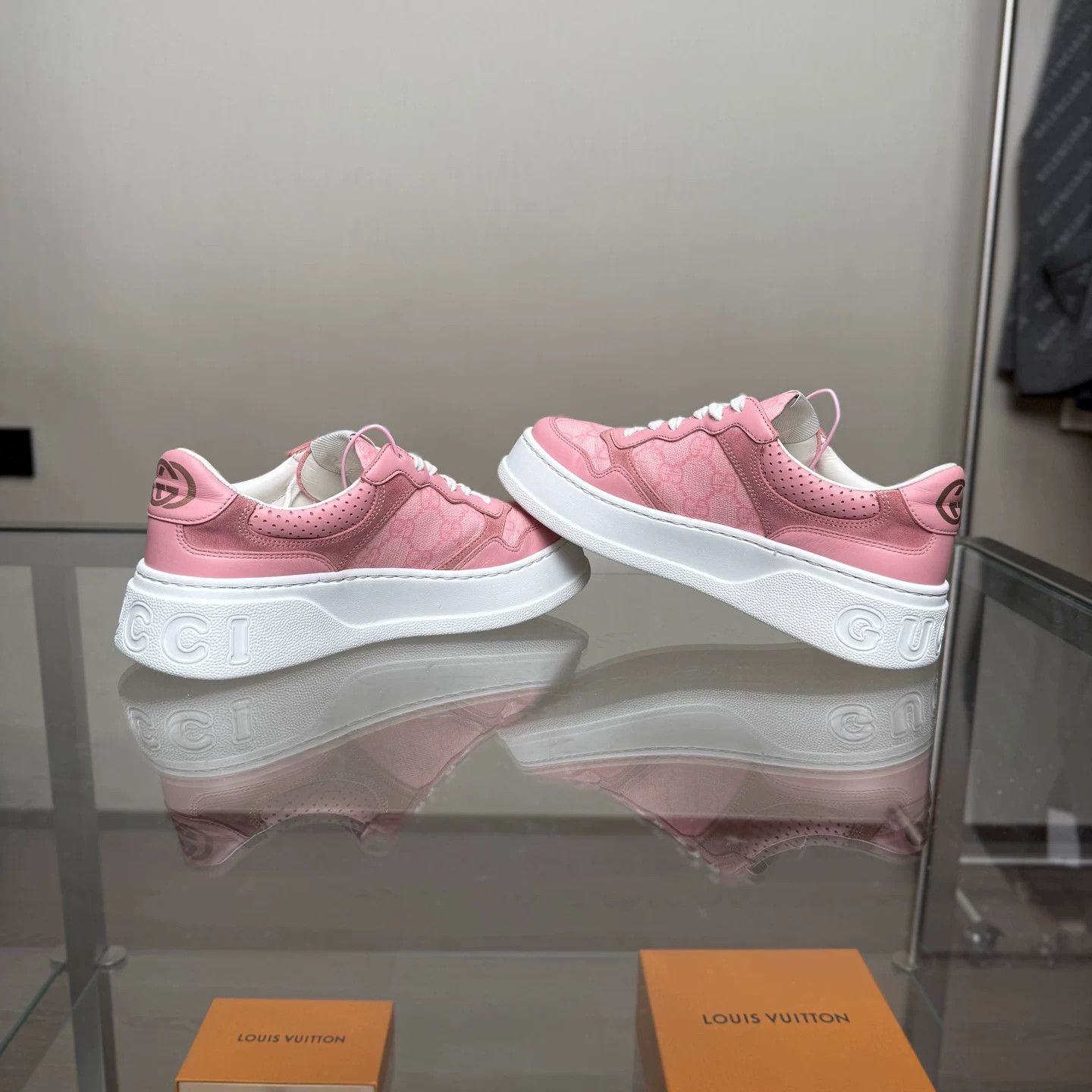 Gucci Gucci Pink GG Biscuit Sneakers Size US 5 / IT 35 - 4 Thumbnail