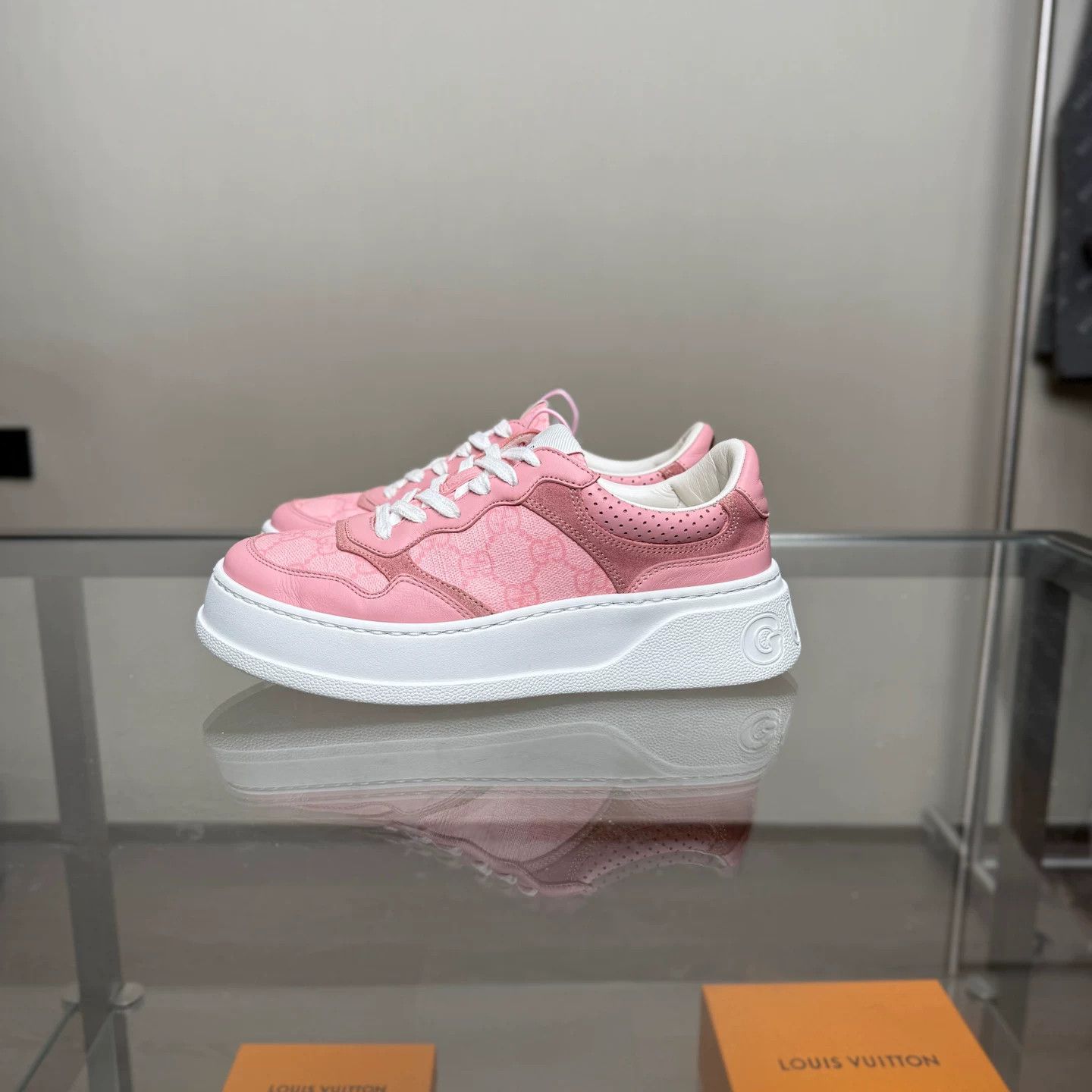 Gucci Gucci Pink GG Biscuit Sneakers Size US 5 / IT 35 - 3 Thumbnail