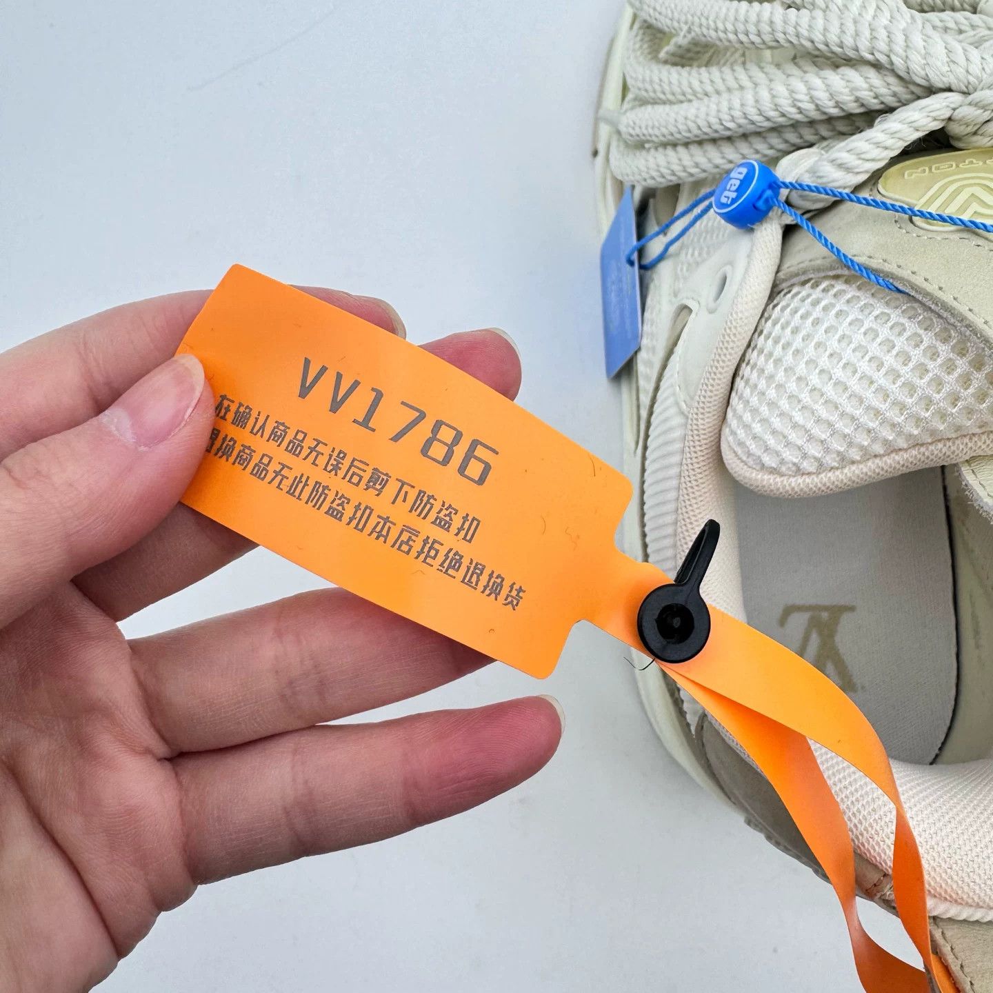 Louis Vuitton Louis Vuitton White Brown Skate Shoes Size US 8 / EU 41 - 8 Thumbnail