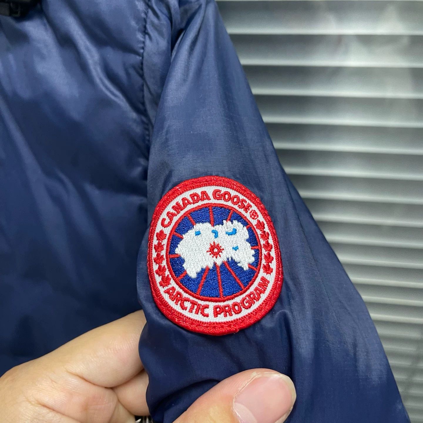Canada Goose Canada Goose Camp Lightweight Long Hooded Down Jacket Size US L / EU 52-54 / 3 - 3 Thumbnail