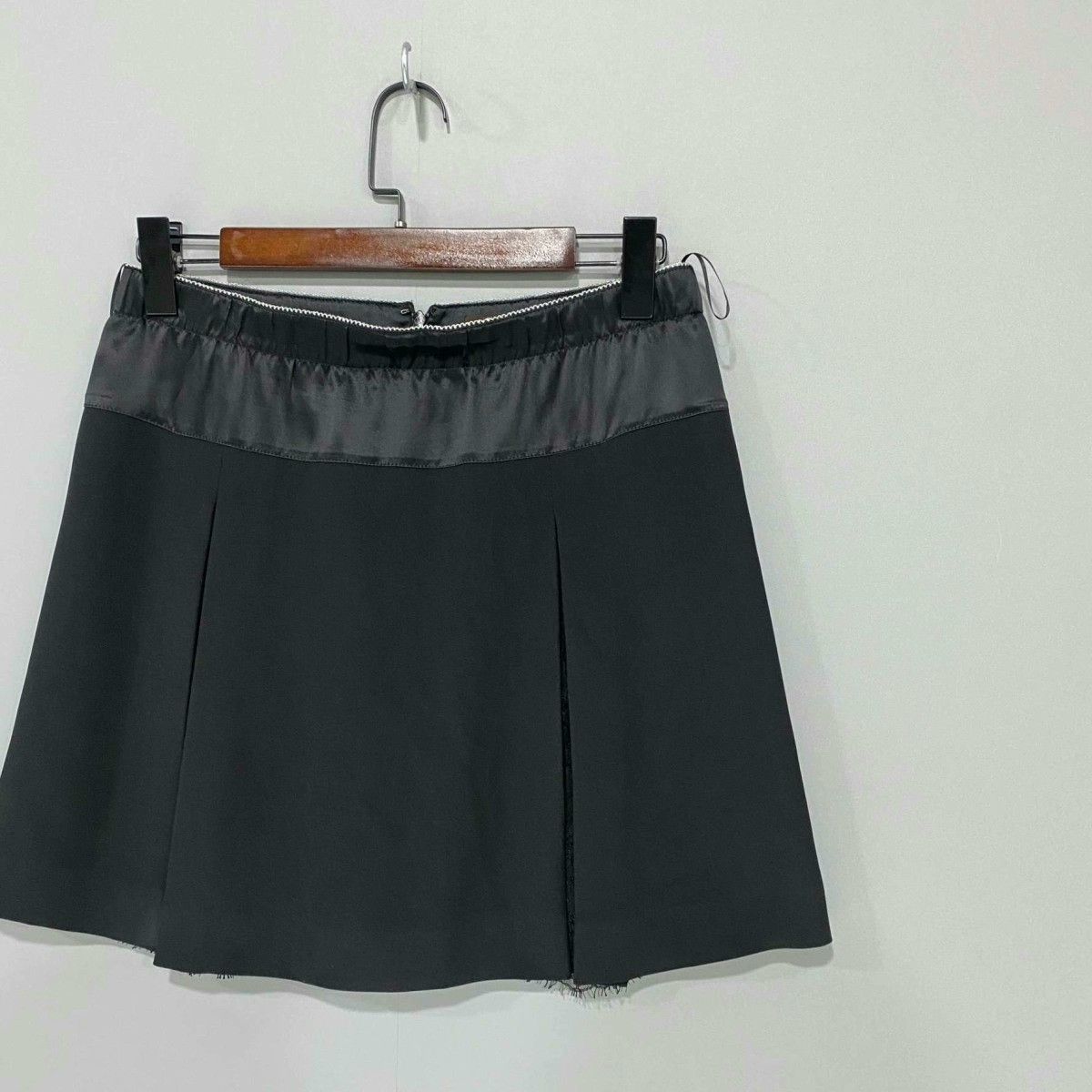 Louis Vuitton Louis Vuitton Black Midi Skirt Size 38" / US 16 / IT 52 - 2 Thumbnail