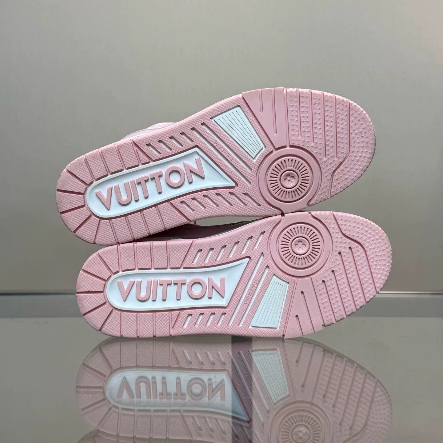 Louis Vuitton Louis Vuitton LV Trainer 25 New Pink White Size US 5.5 / IT 35.5 - 7 Thumbnail